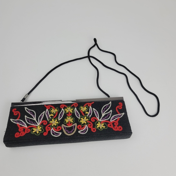 Kate Landry Embroidered black Vintage clutch - Picture 5 of 10